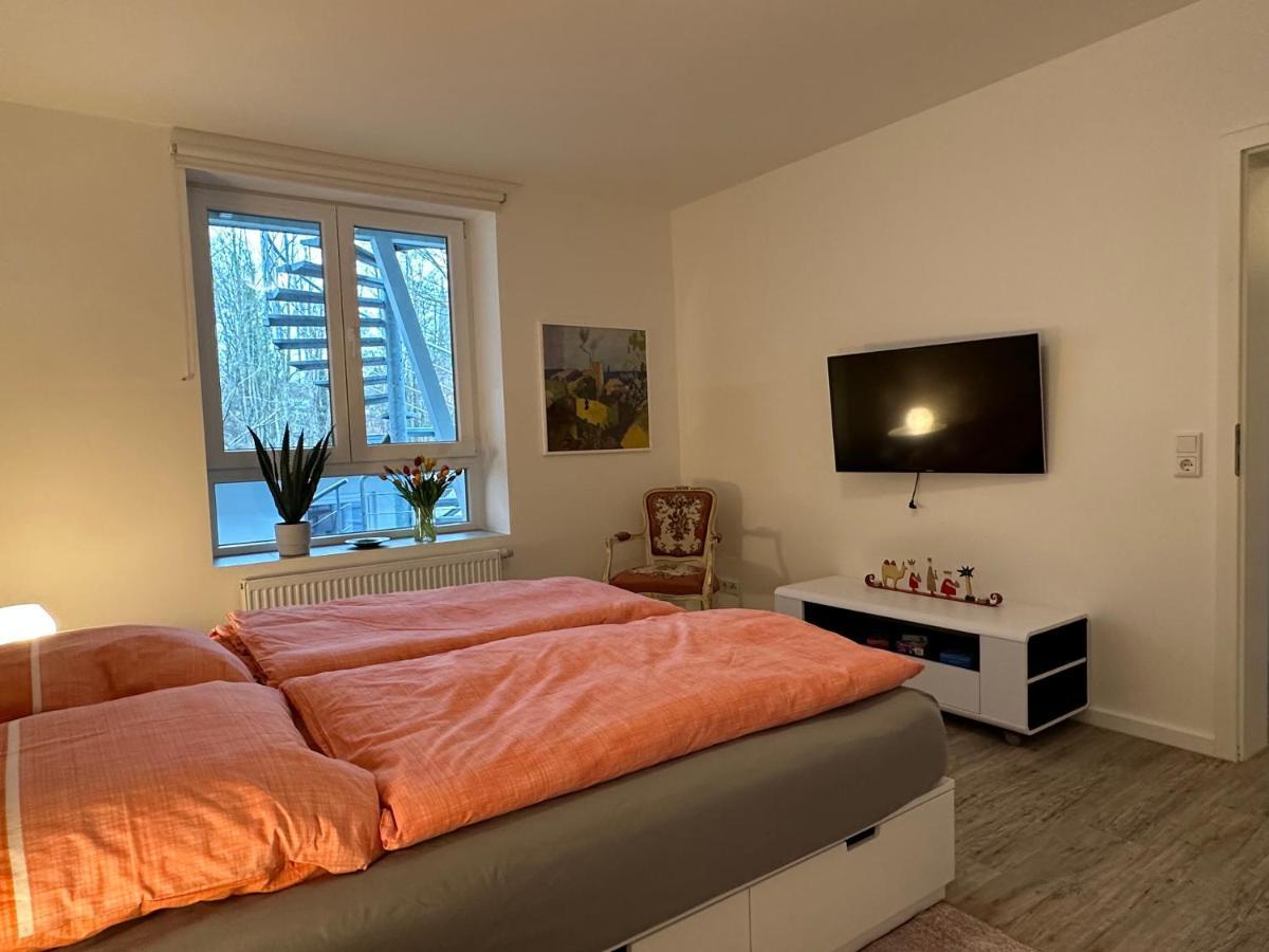 Am Kleinen Muehlenteich - Zentrale Ruhige Lage Mit Parkplatz Und Fahrraedern Apartment Flensburg Ngoại thất bức ảnh